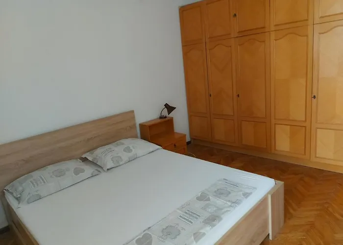 Spacious Budget Apartment